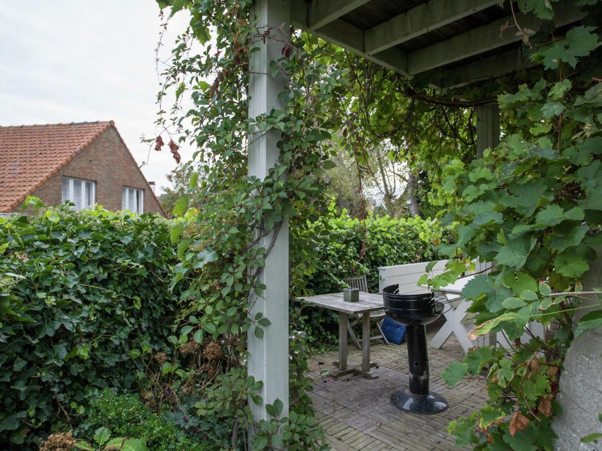 Beautiful Villa 200 Metres From The Sea Koksijde Esterno foto