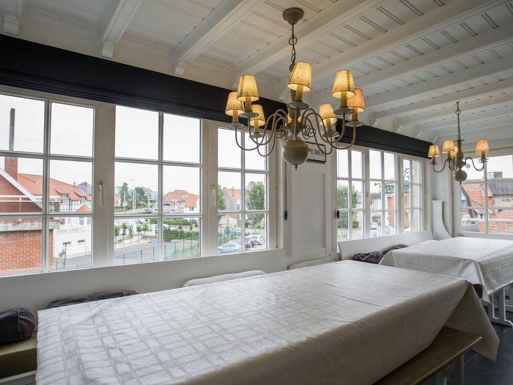 Beautiful Villa 200 Metres From The Sea Koksijde Esterno foto