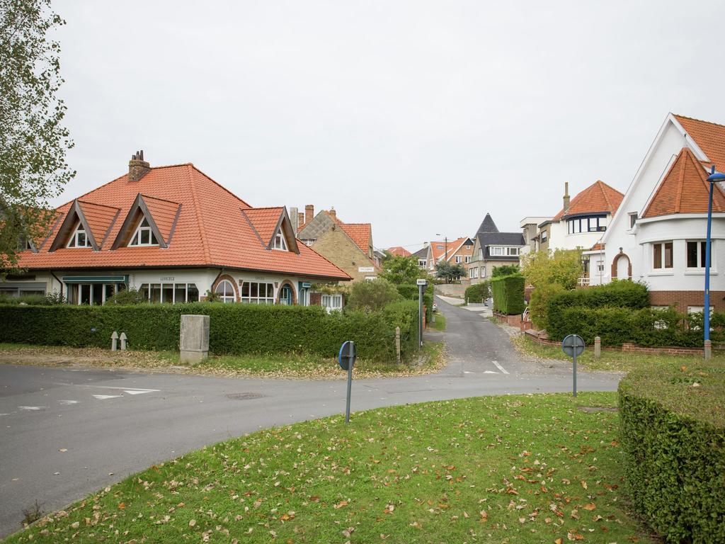 Beautiful Villa 200 Metres From The Sea Koksijde Esterno foto